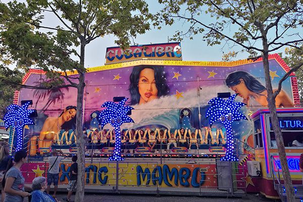 必赢亚洲照明的娱光灯用在西班牙游乐装备展示