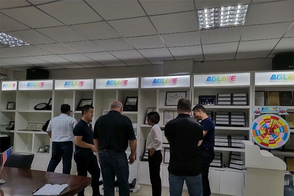 接待必赢亚洲美国客户来造访我们！